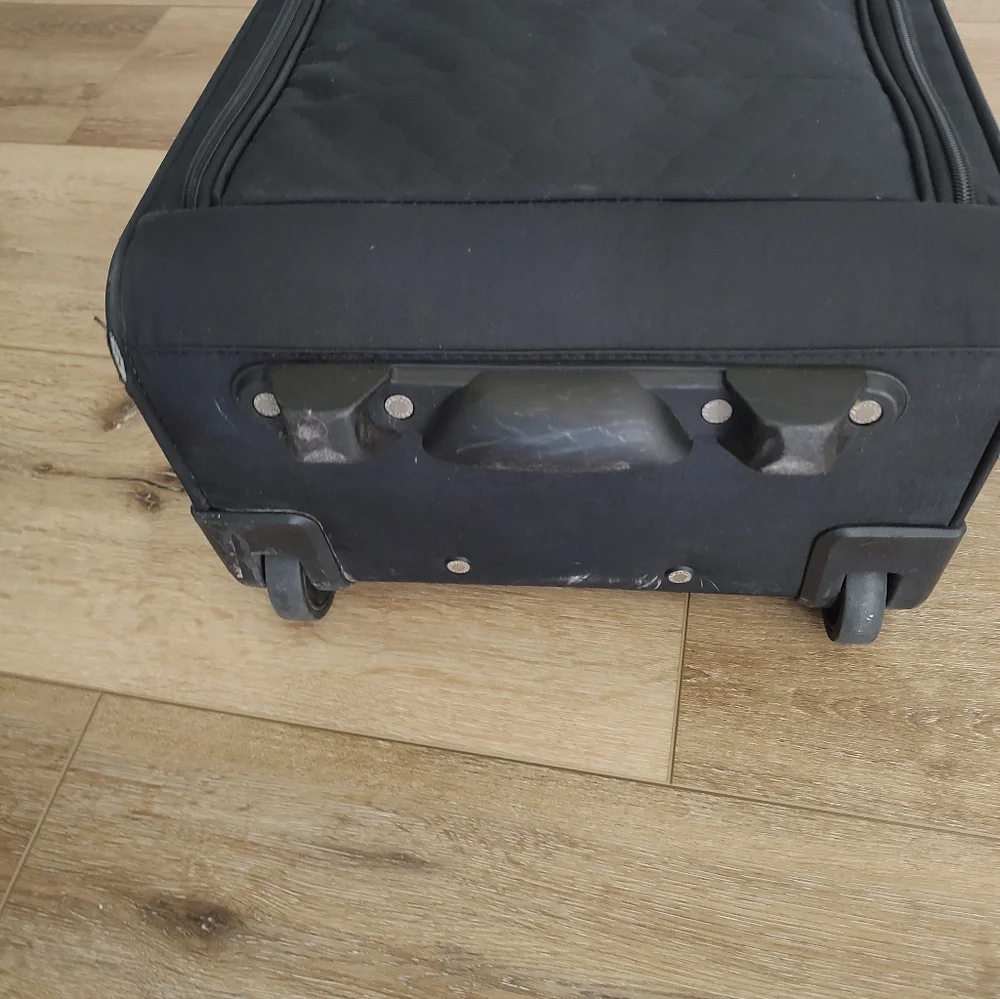 Ricardo Beverly Hills Black Carry-on Under Seat Roller Bag Black